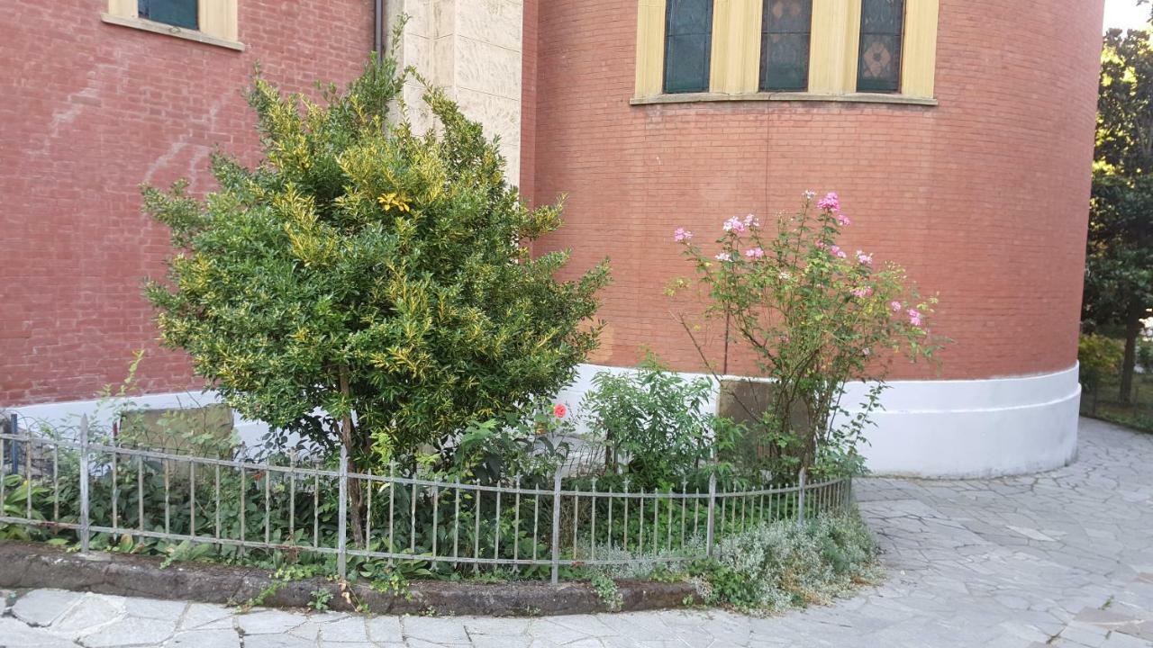 阿斯蒂Location Turistic Monolocale Nel Parco Del Santuario公寓 外观 照片