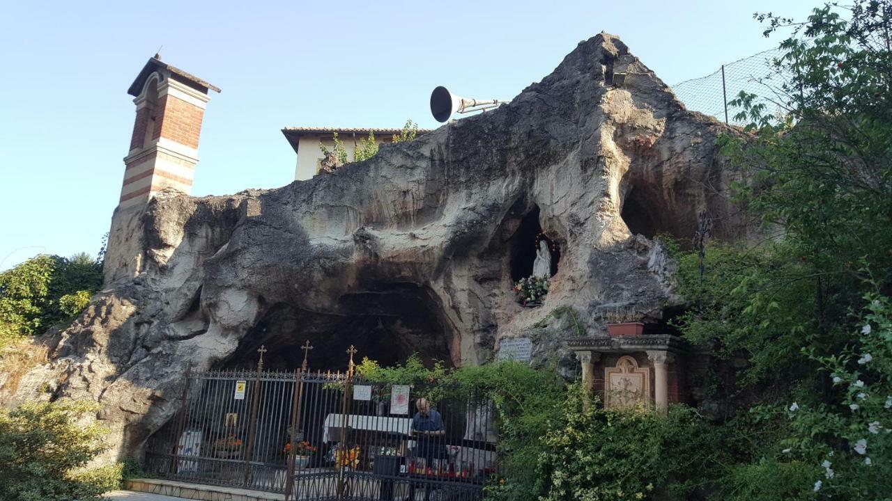 阿斯蒂Location Turistic Monolocale Nel Parco Del Santuario公寓 外观 照片